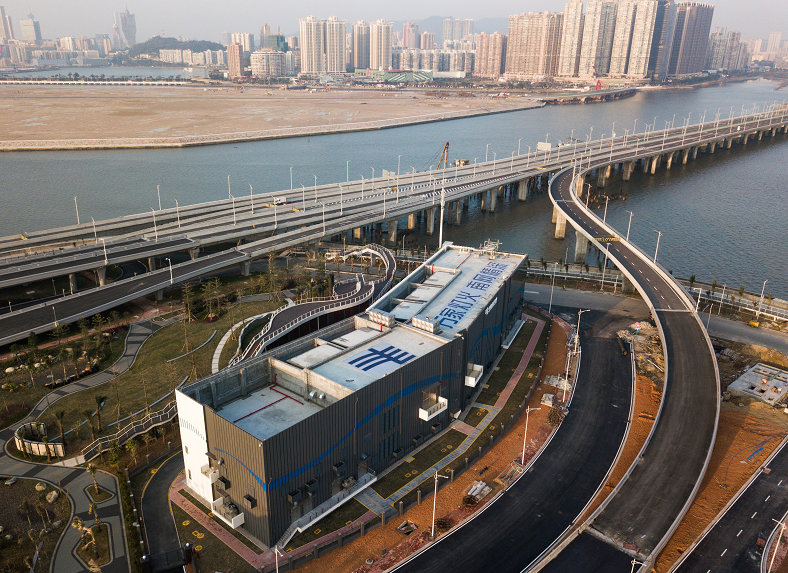 1540538906112863.jpg 港珠澳大桥.jpg